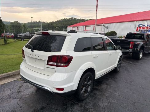 Used 2020 Dodge Journey Crossroad FWD image 4