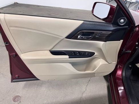 Used 2016 Honda Accord EX-L image 26