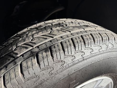 Used 2025 Chevrolet Silverado 1500 LT image 12