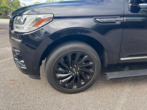 Used 2021 Lincoln Navigator L Reserve AWD/4WD image 2