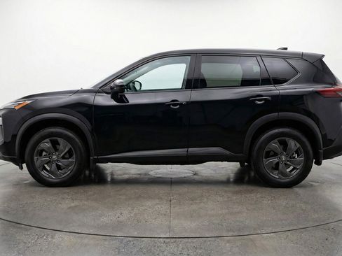 Used 2025 Nissan Rogue SV image 5