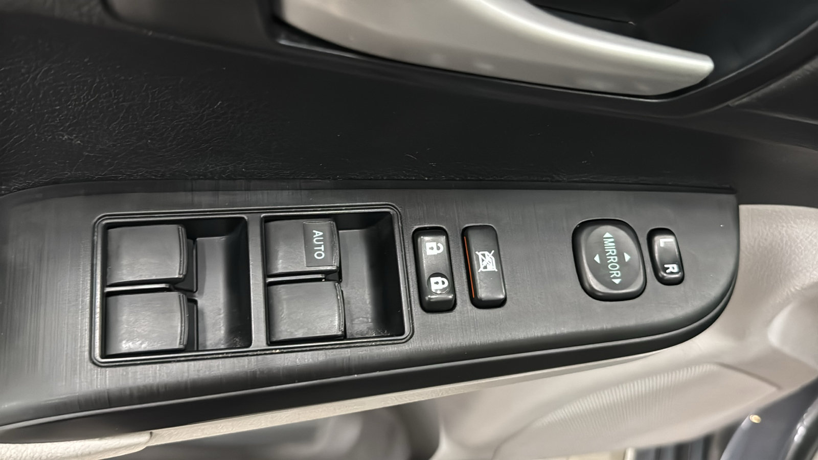 Used 2014 Toyota Camry LE FWD image 21