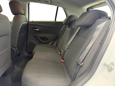 Used 2020 Chevrolet Trax LS FWD image 16