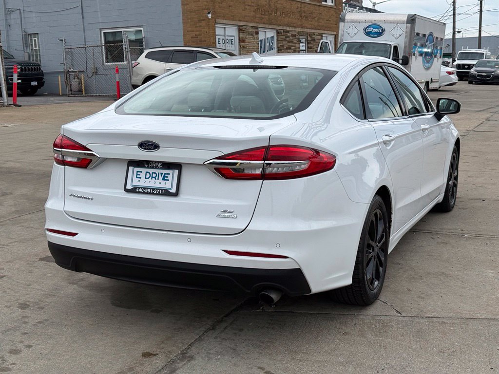 Used 2019 Ford Fusion SE FWD image 7