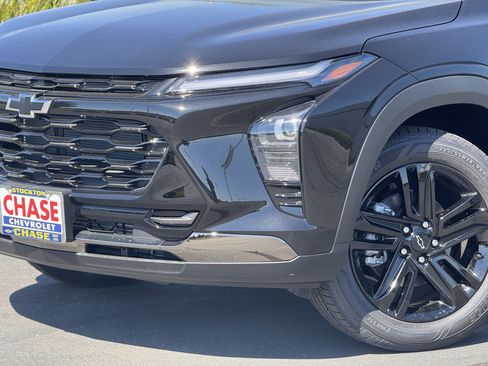 New 2025 Chevrolet Trax ACTIV w/ Driver Confidence Package image 3