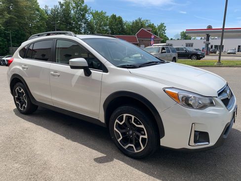 Used 2016 Subaru Crosstrek 2.0i Premium AWD/4WD image 3