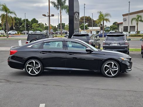 Used 2018 Honda Accord Sport image 5