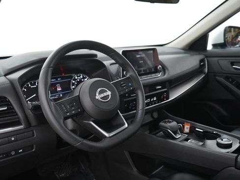 Used 2024 Nissan Rogue SV w/ SV Premium Package image 26