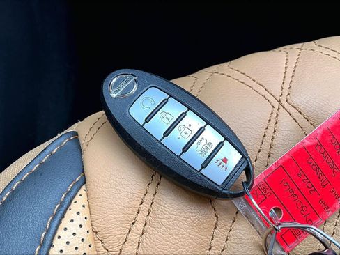 Used 2023 Nissan Sentra SV w/ SV Premium Package image 14