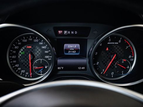 Used 2017 Mercedes-Benz SLC 43 AMG image 31