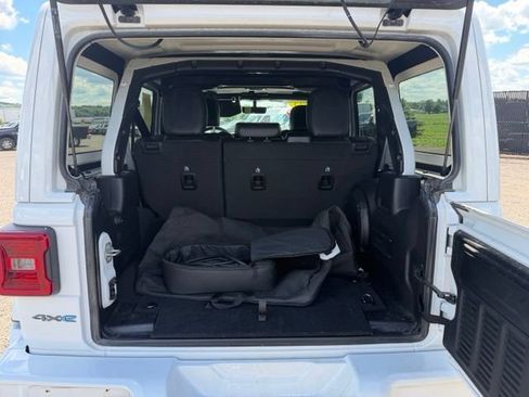 Used 2023 Jeep Wrangler Unlimited Sahara AWD/4WD image 9