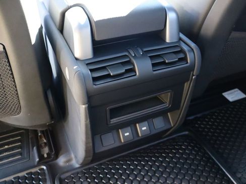 Used 2023 Land Rover Defender 90 X-Dynamic SE image 44