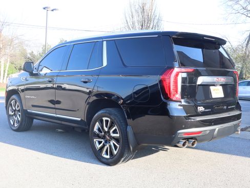 Used 2021 GMC Yukon Denali w/ Denali Premium Package image 9