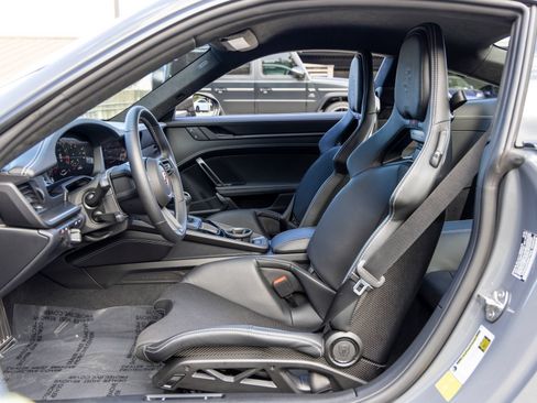 Used 2025 Porsche 911 GT3 RWD image 32