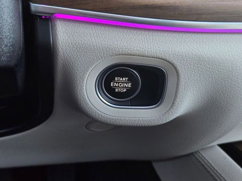 Used 2025 Mercedes-Benz GLE 450e 4MATIC image 26