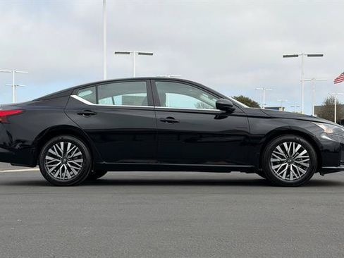 New 2026 Nissan Altima 2.5 SV FWD image 3
