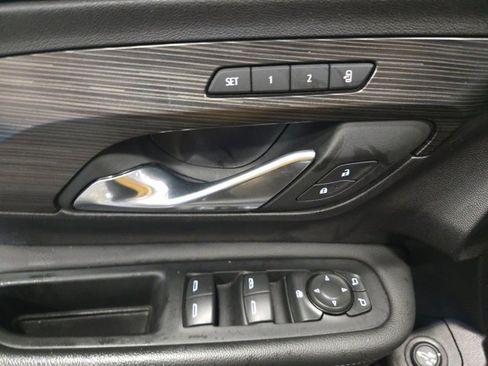 Used 2024 GMC Terrain SLT image 11