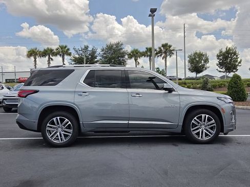 Used 2023 Chevrolet Traverse High Country FWD image 7