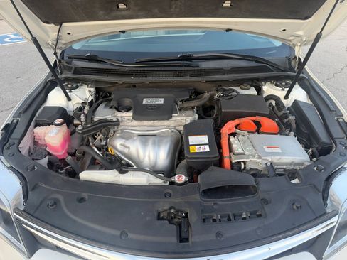 Used 2018 Toyota Avalon Limited FWD image 38