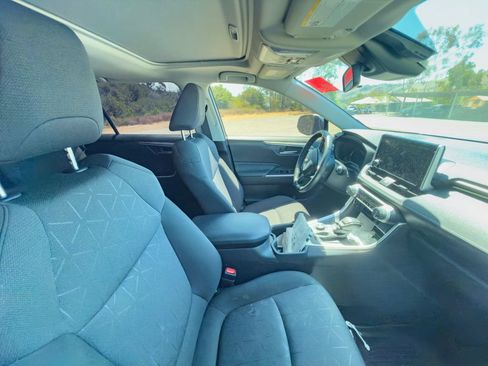 Used 2024 Toyota RAV4 XLE w/ Convenience Package AWD/4WD image 8