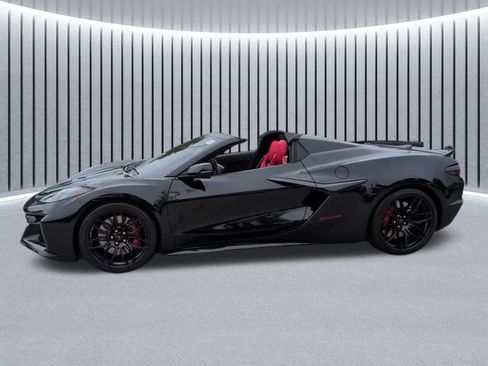 Used 2024 Chevrolet Corvette Z06 RWD image 8