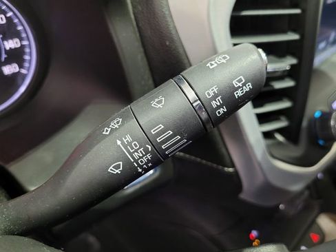 Used 2018 GMC Acadia SLE image 35