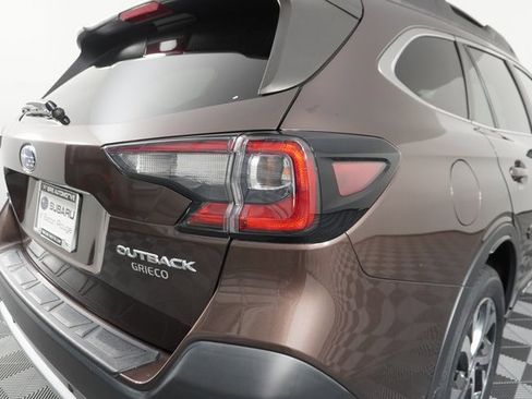 Used 2022 Subaru Outback Limited image 13