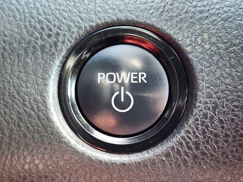 Used 2025 Toyota Camry SE image 22