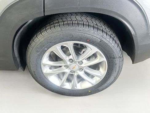 Used 2024 Chevrolet TrailBlazer LS image 11