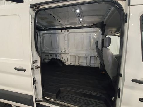 Used 2018 Ford Transit 250 130 Medium Roof RWD image 27