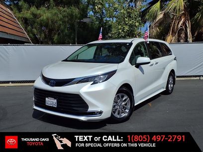 Certified 2022 Toyota Sienna XLE