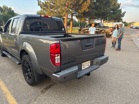 Used 2021 Nissan Frontier SV w/ Midnight Edition Floor Mats AWD/4WD image 11