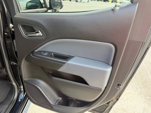 Used 2018 Chevrolet Colorado Z71 AWD/4WD image 15