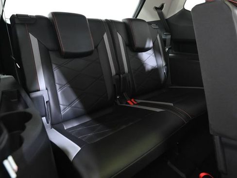 Used 2024 Volkswagen Atlas Peak Edition SEL AWD/4WD image 32