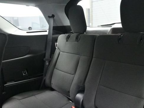Used 2022 Ford Explorer XLT AWD/4WD image 24
