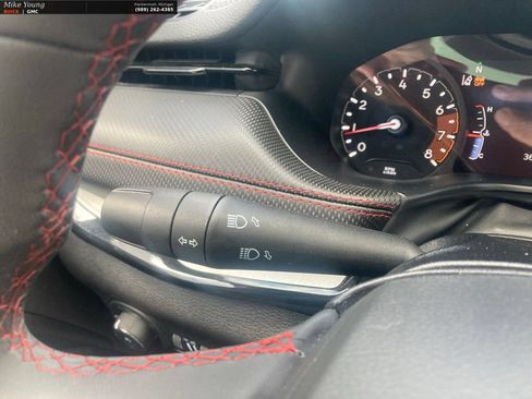 Used 2025 Jeep Compass Trailhawk AWD/4WD image 28