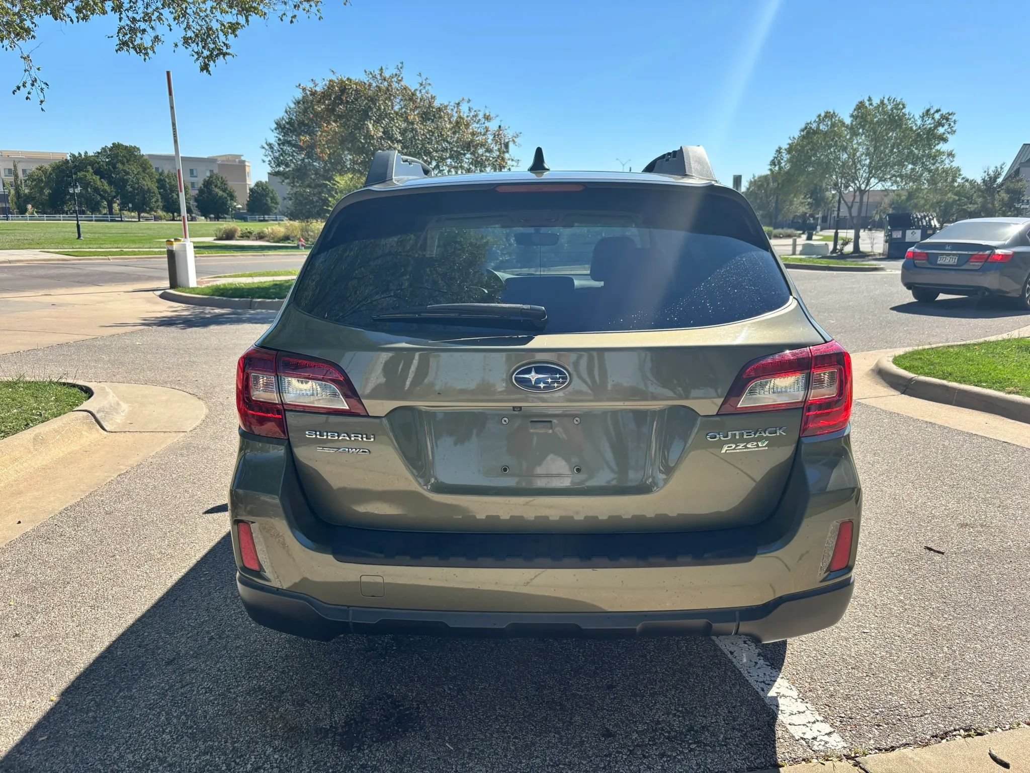 Used 2017 Subaru Outback 2.5i Premium AWD/4WD image 6