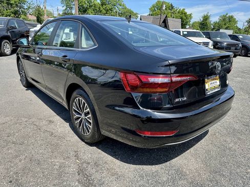 Used 2019 Volkswagen Jetta SE w/ Cold Weather Package FWD image 5