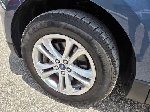 Used 2018 Ford Edge SEL w/ Equipment Group 201A AWD/4WD image 8