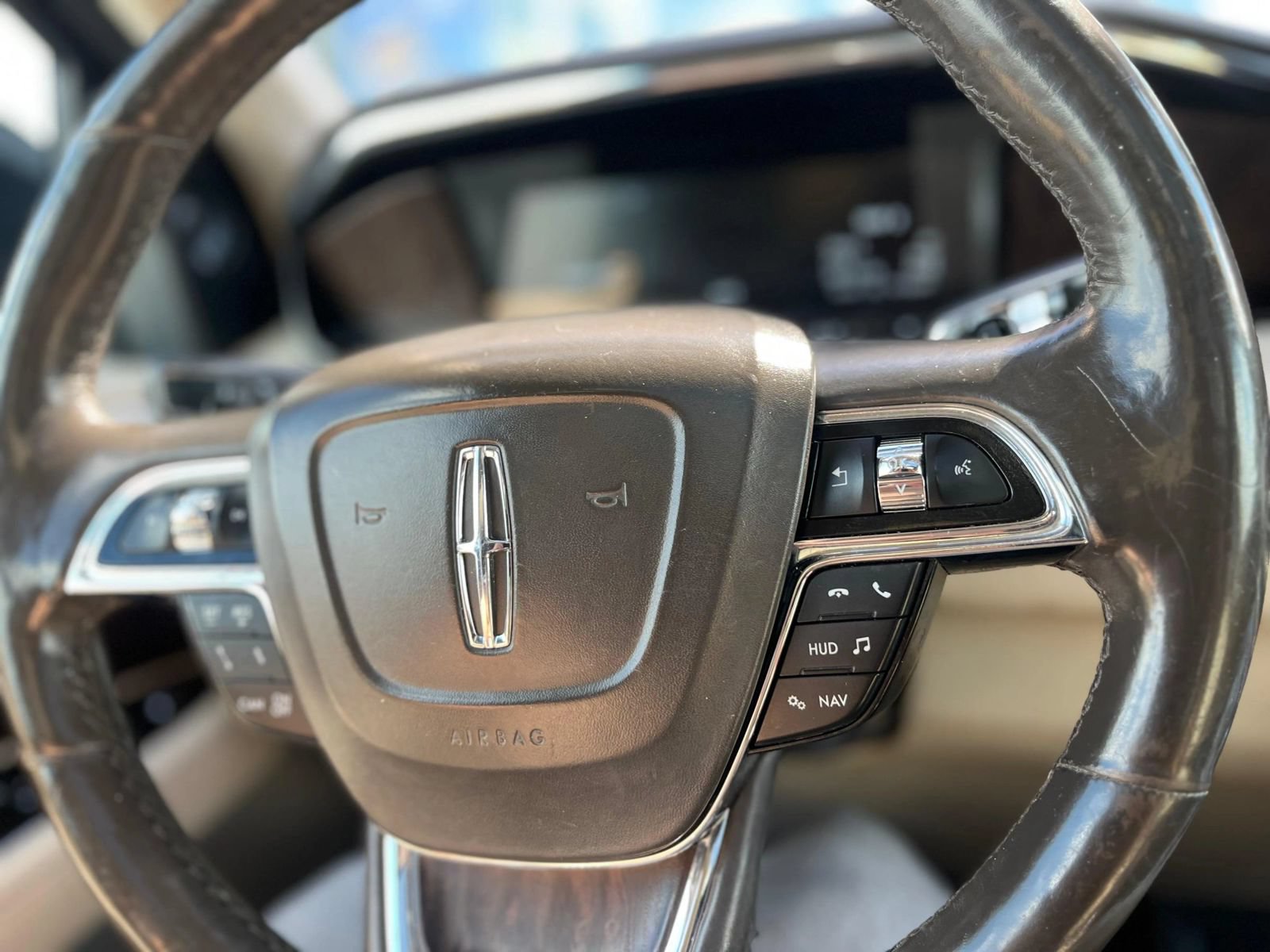 Used 2020 Lincoln Navigator Reserve w/ Luxury Package RWD image 16