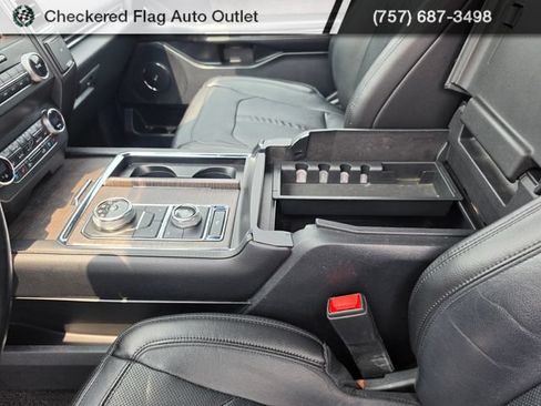 Used 2020 Ford Expedition Limited w/ Equipment Group 301A AWD/4WD image 36