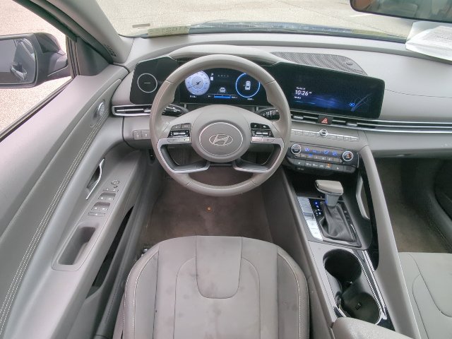 Used 2025 Hyundai Elantra SEL FWD image 7