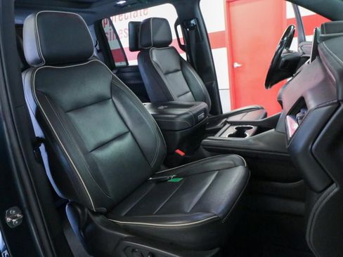 Used 2021 GMC Yukon XL SLT w/ SLT Premium Package AWD/4WD image 16