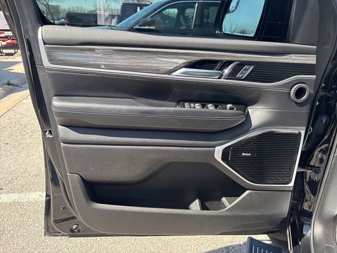 Used 2022 Jeep Wagoneer Series III w/ Premium Group I image 59