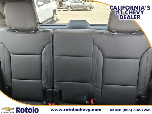 Used 2024 Chevrolet Tahoe LT w/ Luxury Package RWD image 17