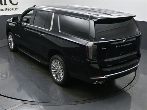 New 2026 Chevrolet Suburban High Country image 15