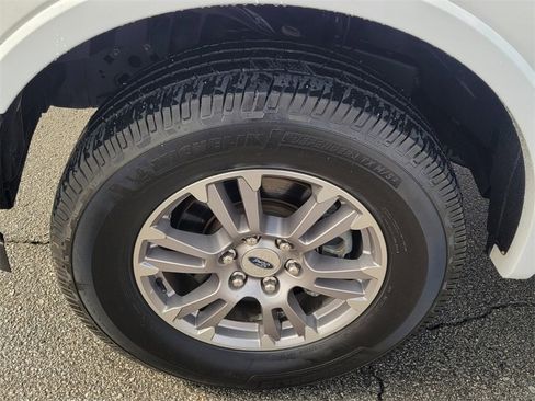 Used 2020 Ford F150 Lariat image 13