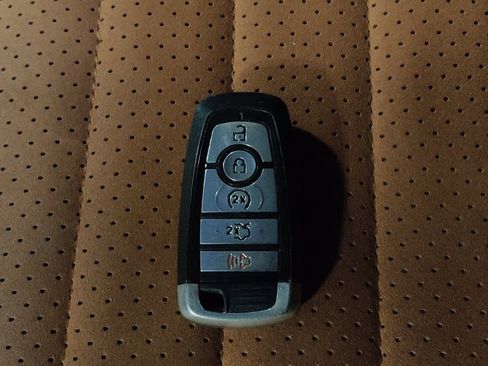 Used 2018 Ford Edge SEL w/ Equipment Group 201A FWD image 32