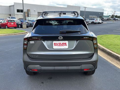 New 2026 Nissan Kicks SV w/ Cold Weather Package FWD image 5