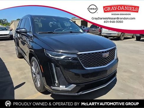 Used 2022 Cadillac XT6 Premium Luxury FWD image 1
